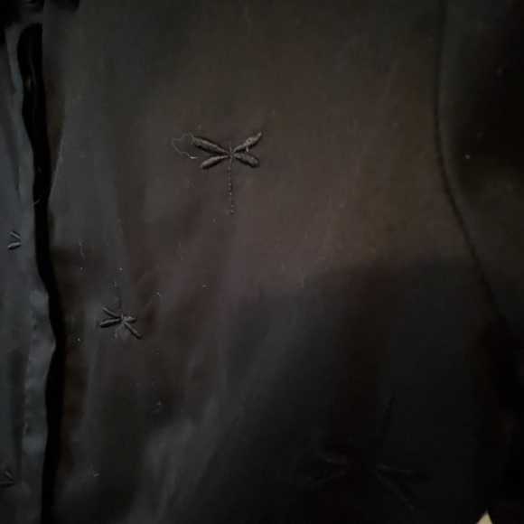 Talbots Short sleeve black Dragonfly blouse. Size small - Picture 7 of 8